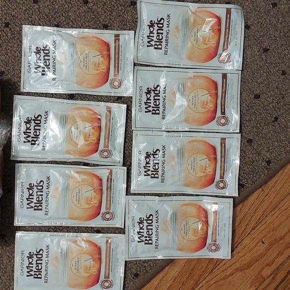 BUNDLE!! 3 Garnier Whole Blends Replenishing Shampoo & Repairing Mask pkts (8) - Picture 4 of 10